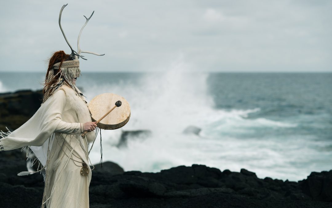 Heilung regresará al estudio en octubre y anuncia el lanzamiento de «Sagas»